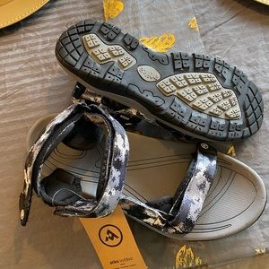 Men’s New with tag sandals